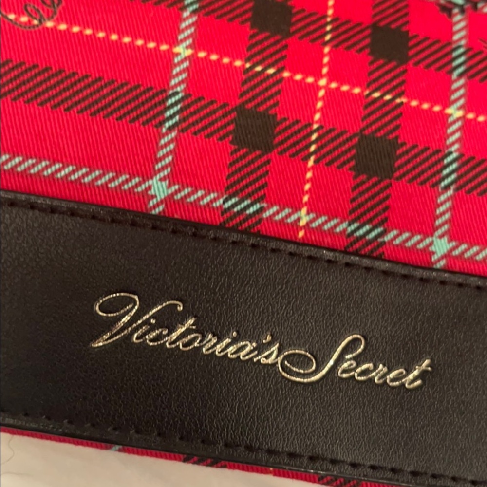 VICTORIA’S SECRET TOTE BAG RED BLACK PLAID NWT - Picture 3 of 9